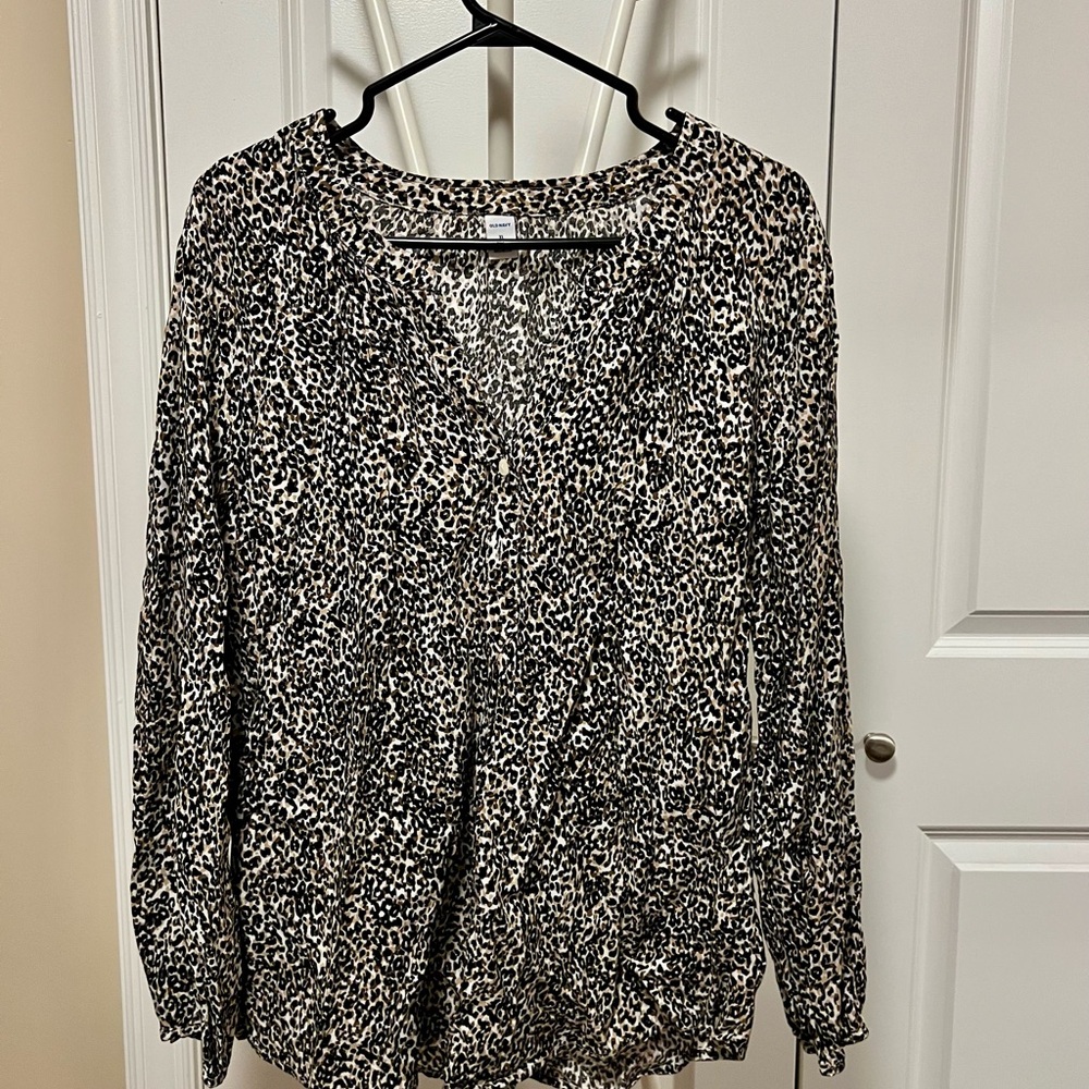 Old Navy Black and White Relaxed Buttoned Blouse